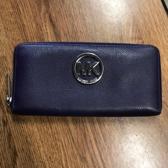 Michael Kors Handbags - Michael Kors Leather Wallet